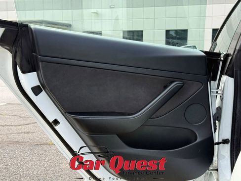 Used 2021 Tesla Model 3 Standard Range Plus image 13