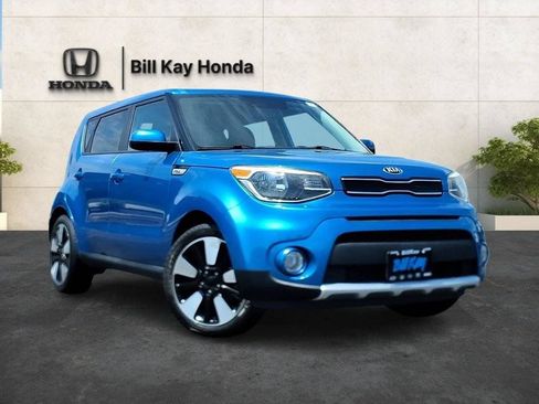 Used 2018 Kia Soul + FWD image 5
