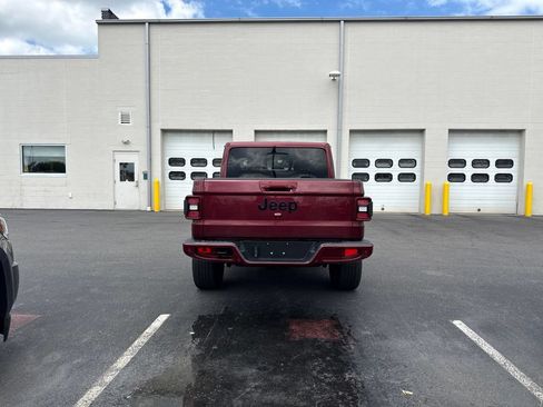Used 2021 Jeep Gladiator Overland AWD/4WD image 5