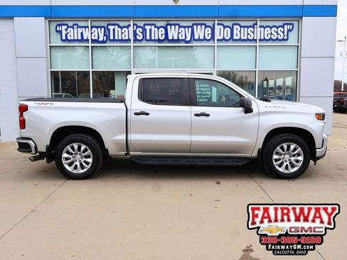 Used 2020 Chevrolet Silverado 1500 Custom w/ Custom Value Package image 1