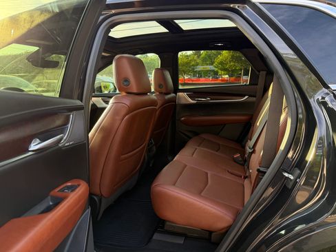 Used 2020 Cadillac XT5 Premium Luxury FWD image 10