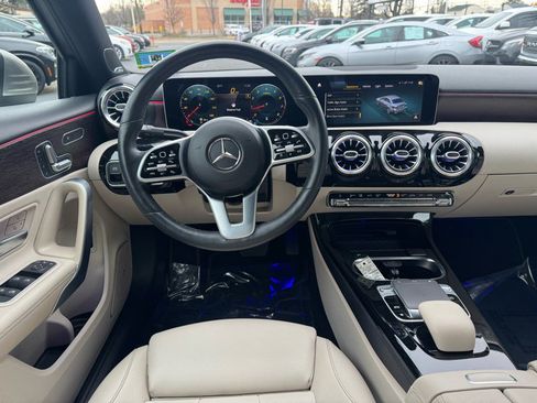 Used 2019 Mercedes-Benz A 220 4MATIC image 13