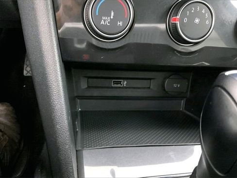 Used 2018 Volkswagen Tiguan S image 31