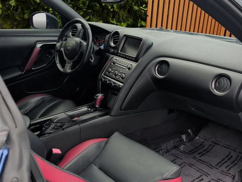 Used 2013 Nissan GT-R Black Edition AWD/4WD image 9