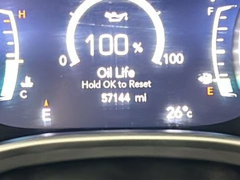 Used 2023 Chrysler Pacifica Touring-L FWD image 18
