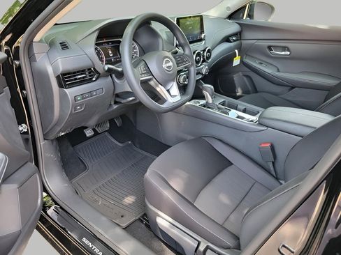 Used 2025 Nissan Sentra SV w/ Trunk Package FWD image 7