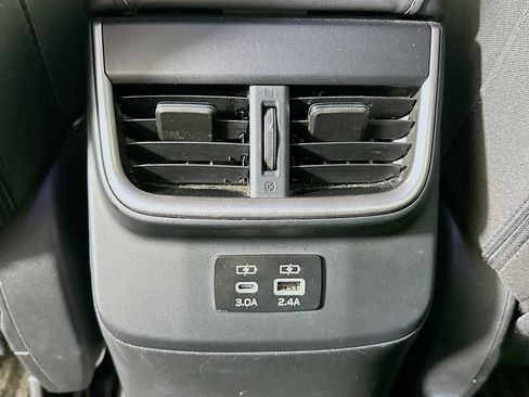 Used 2025 Subaru Outback Premium image 25