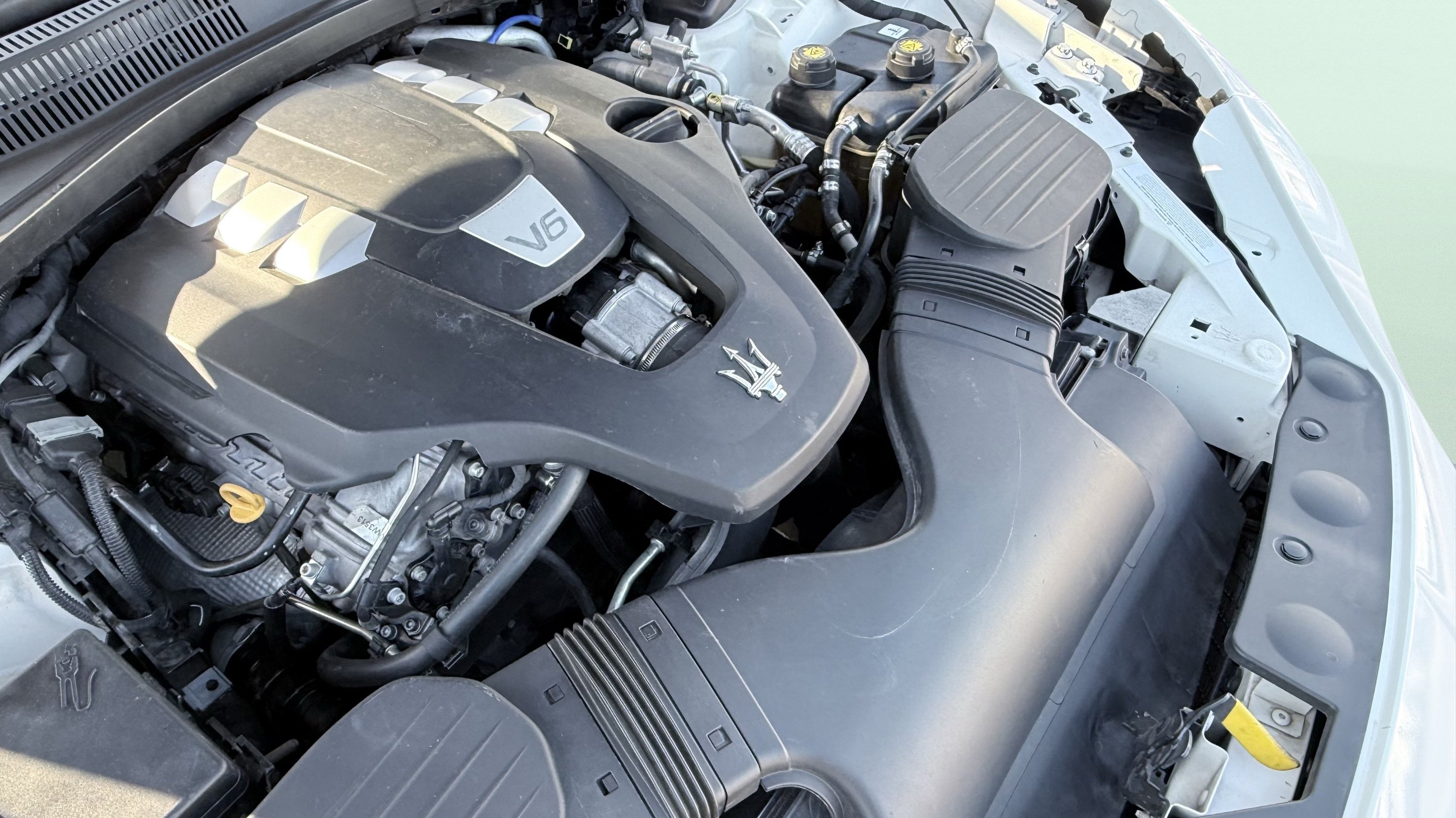 Used 2018 Maserati Ghibli RWD image 13