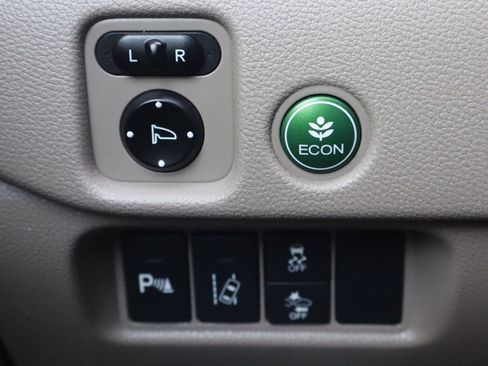 Used 2016 Honda Pilot Touring image 31