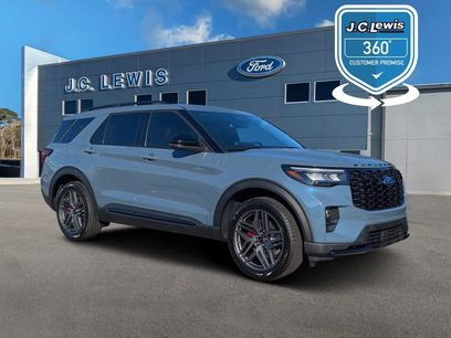 New 2025 Ford Explorer ST-Line w/ Premium Package