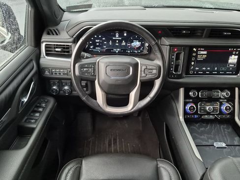 Used 2022 GMC Yukon Denali w/ Denali Premium Package AWD/4WD image 24