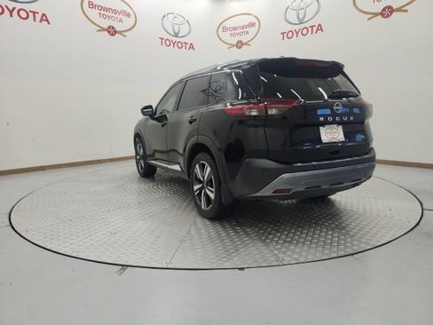 Used 2023 Nissan Rogue SL w/ SL Premium Package FWD image 6