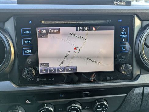 Used 2017 Toyota Tacoma TRD Sport image 25