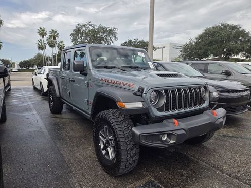 Used 2026 Jeep Gladiator Mojave AWD/4WD image 2