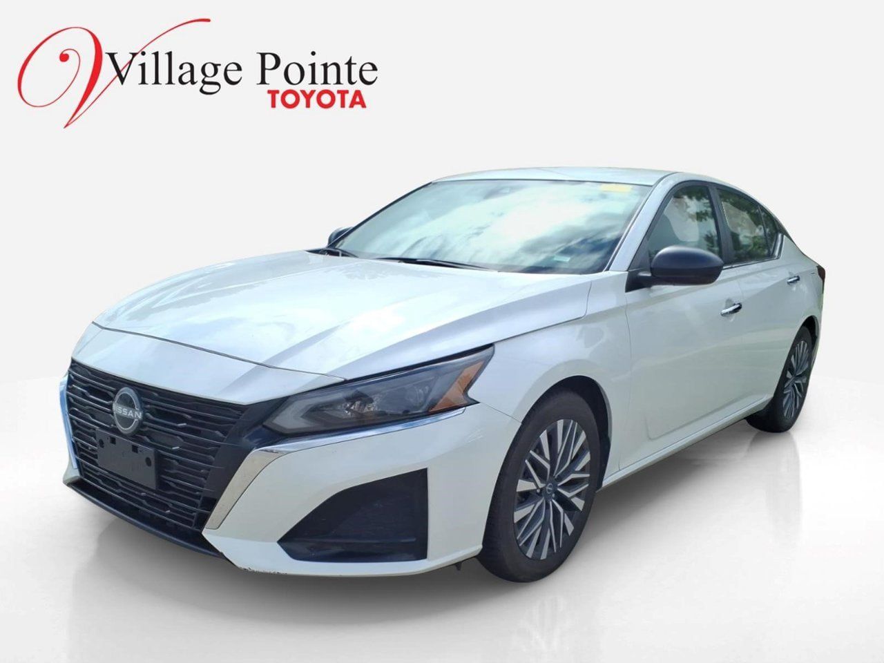 Used 2024 Nissan Altima 2.5 SV FWD image 1