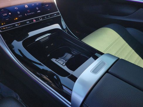 Used 2025 Mercedes-Benz C 300 Sedan image 21