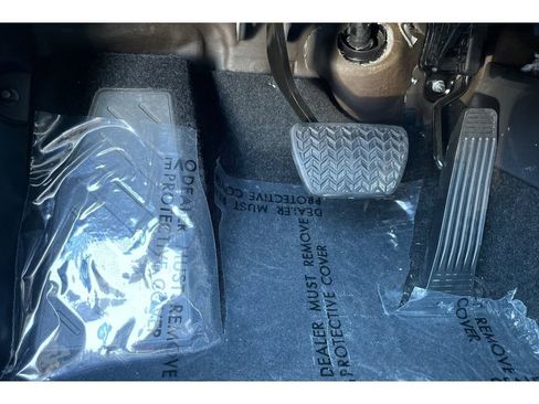 Used 2024 Toyota RAV4 XLE image 40