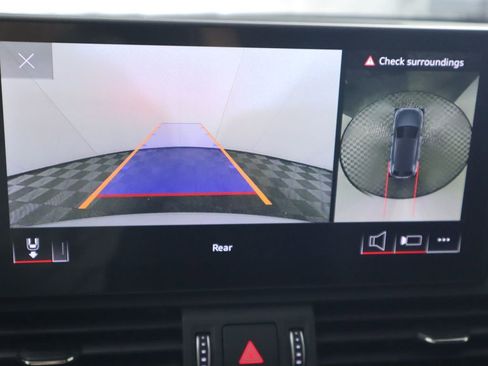 Used 2025 Audi Q5 e Premium Plus w/ Premium Plus Package image 17