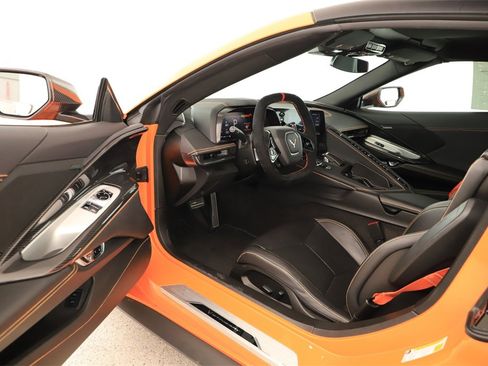 Used 2022 Chevrolet Corvette Stingray Coupe w/ Z51 Performance Package image 14