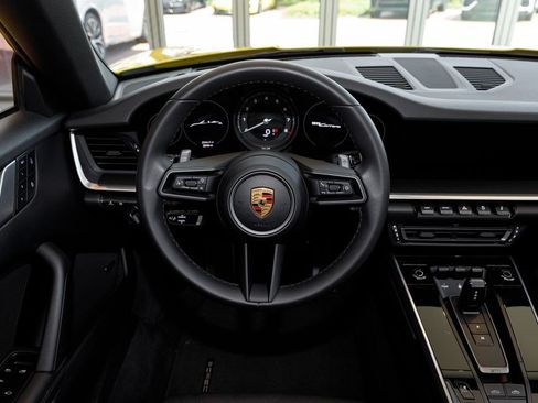 Used 2022 Porsche 911 Carrera RWD image 16