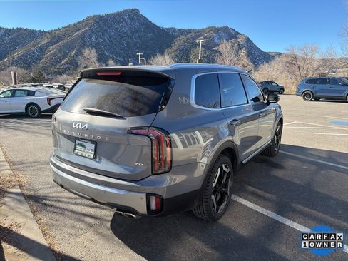Certified 2023 Kia Telluride EX w/ EX Captain's Chair Package image 11