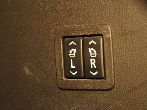 Used 2019 Buick Enclave Premium image 18