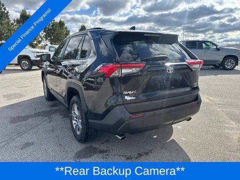 Used 2022 Toyota RAV4 XLE image 3
