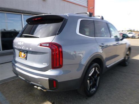 Used 2025 Kia Telluride S AWD/4WD image 3