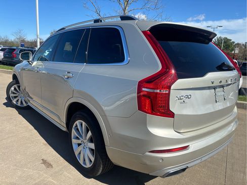 Used 2016 Volvo XC90 T6 Momentum w/ Momentum Plus Package AWD/4WD image 5