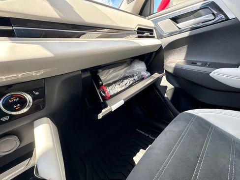 Used 2025 Mitsubishi Outlander SE AWD/4WD image 24