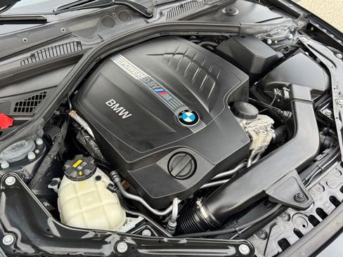 Used 2018 BMW M2 image 32