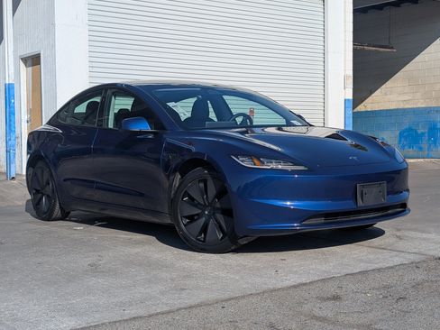 Used 2024 Tesla Model 3 Standard Range RWD image 2
