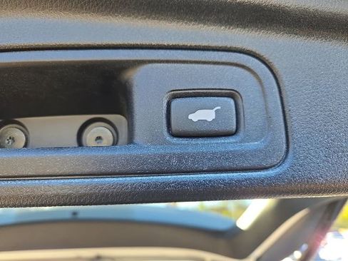 Used 2022 Honda Pilot TrailSport image 29