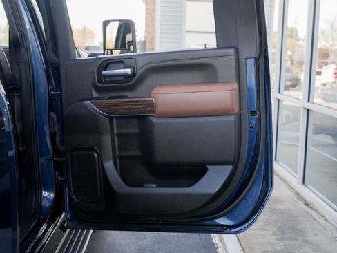 Used 2022 Chevrolet Silverado 3500 High Country AWD/4WD image 31