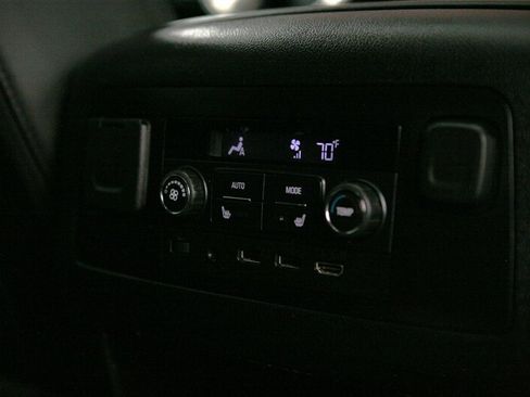 Used 2020 GMC Yukon Denali w/ Denali Ultimate Package AWD/4WD image 24