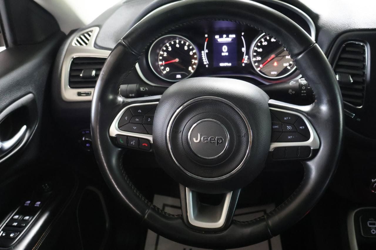 Used 2018 Jeep Compass Latitude FWD image 38