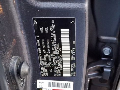 Certified 2023 Toyota Highlander XLE image 29