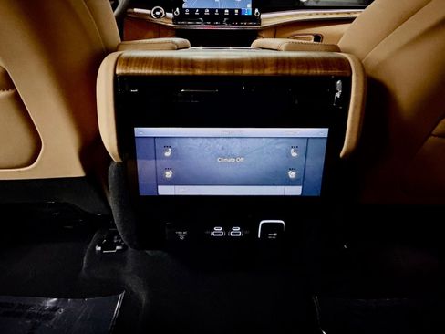 Used 2024 Jeep Grand Wagoneer Series III w/ Flexible Seating Group AWD/4WD image 36