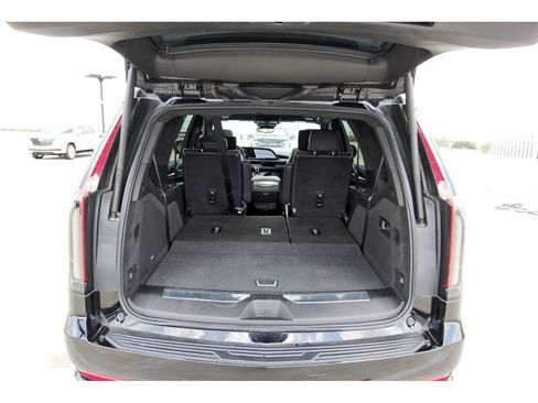 Used 2023 Cadillac Escalade Sport Platinum AWD/4WD image 31