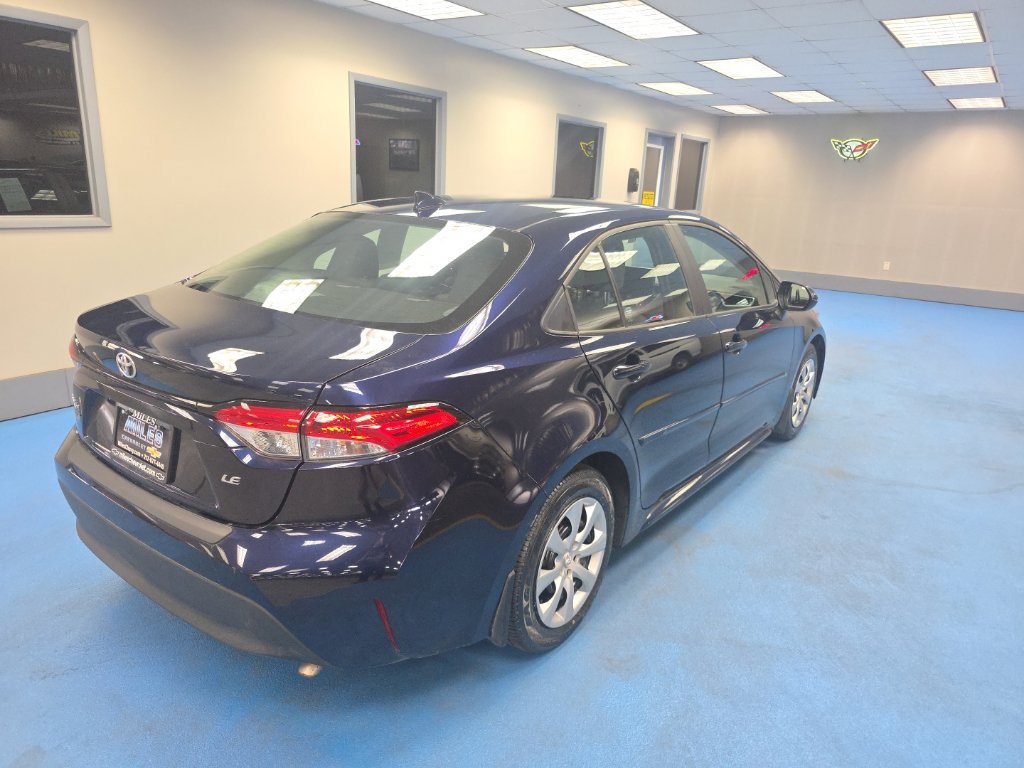 Used 2023 Toyota Corolla LE w/ Carpet Mat Package (TMS) FWD image 3