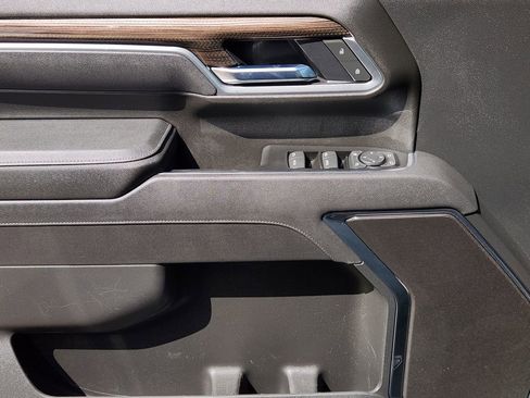 Used 2025 Chevrolet Silverado 2500 LT w/ Trail Boss Package image 33