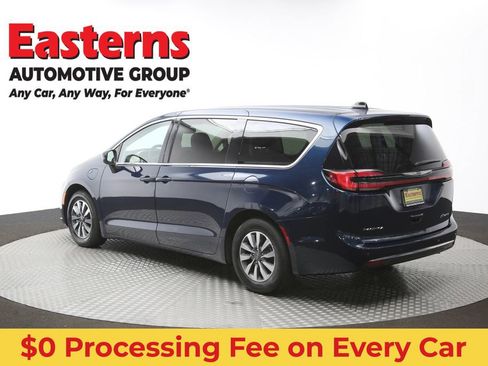 Used 2023 Chrysler Pacifica Touring-L FWD image 66