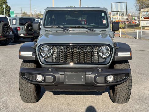 Used 2025 Jeep Wrangler Willys image 3