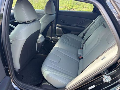 New 2025 Hyundai Elantra Limited image 20