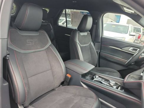 Certified 2025 Ford Explorer ST AWD/4WD image 22