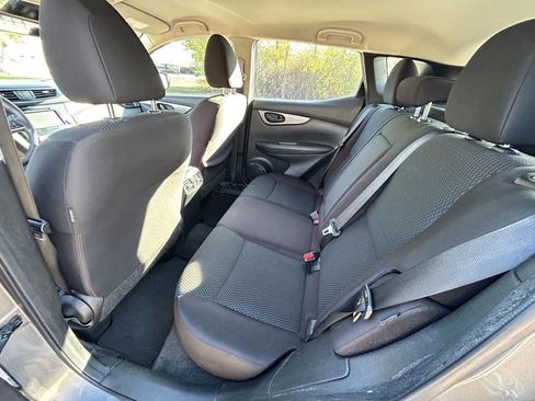 Used 2020 Nissan Rogue Sport S image 12