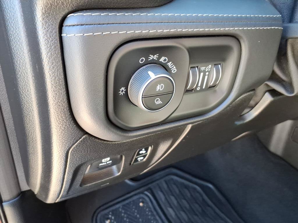 Used 2019 RAM 1500 Limited w/ Advanced Safety Group AWD/4WD image 22