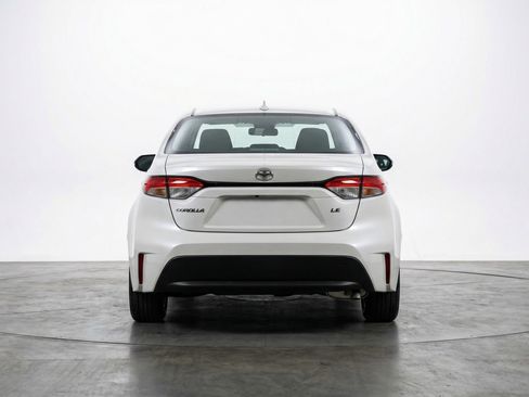 Used 2025 Toyota Corolla LE FWD image 7