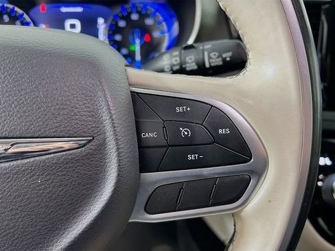 Used 2019 Chrysler Pacifica Limited FWD image 35