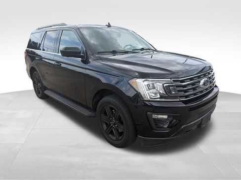 Used 2020 Ford Expedition XLT w/ Black Accent Package AWD/4WD image 2